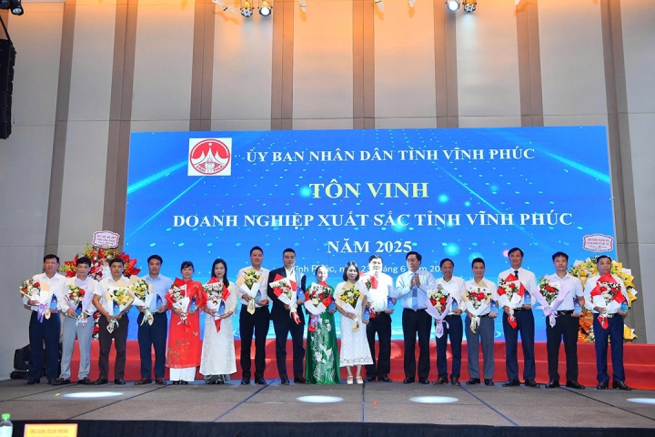 Honeco vinh dự đón nhận giải thưởng Doanh nghiệp xuất sắc và Doanh nhân tiêu biểu tỉnh Vĩnh Phúc năm 2025